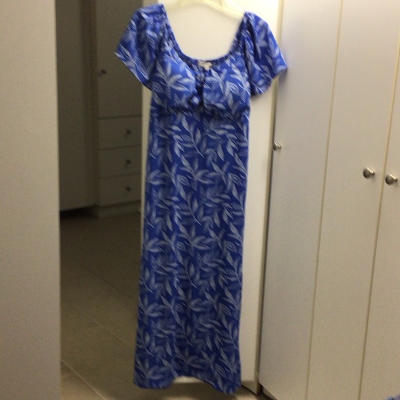 Absolutely Famous Blue and White Patterned Maxi Dress - Picture 2 of 16